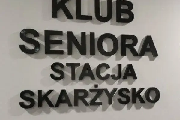 Seniorzy z Klubu odkrywali uroki Kozłówki i Kazimierza Dolnego