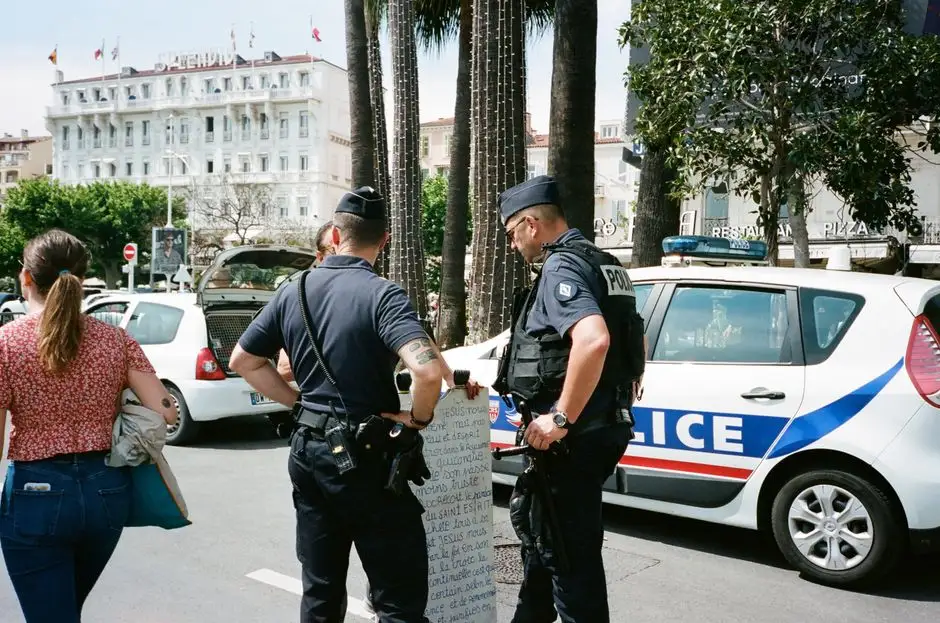 Skarżyscy policjanci aktywnie promują bezpieczne wakacje