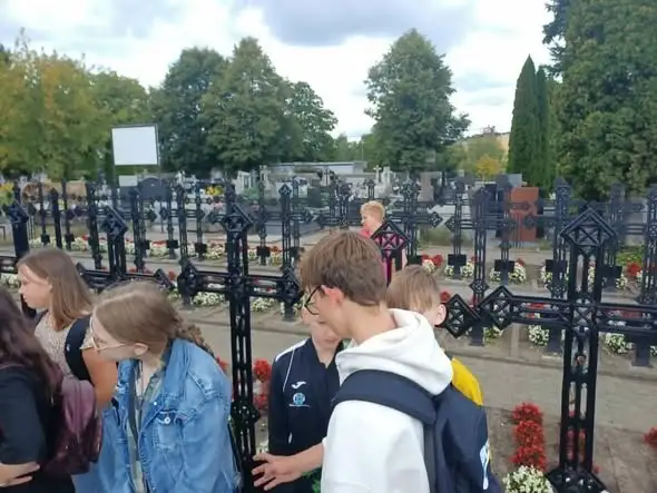 Uczniowie SP3 w Skarżysku-Kamiennej oddali hołd obrońcy Westerplatte