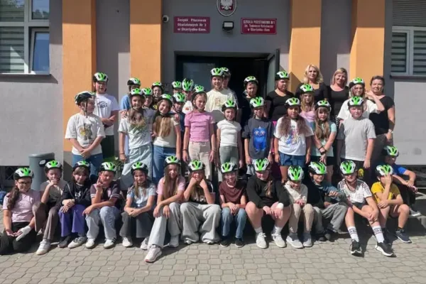Uczniowie klas V otrzymali kaski rowerowe w ramach akcji „Odblaskowa Szkoła”