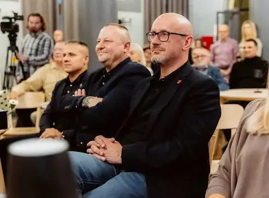 Klub Fotograficzny ZOOM świętuje 10-lecie. Wystawy w MCK potrwają do 28 września
