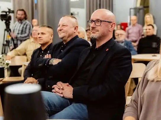 Klub Fotograficzny ZOOM świętuje 10-lecie. Wystawy w MCK potrwają do 28 września