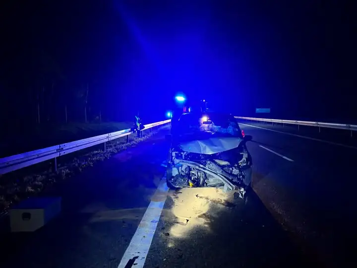Wypadek na trasie S7 – jedna osoba poszkodowana, interweniowały służby z Suchedniowa